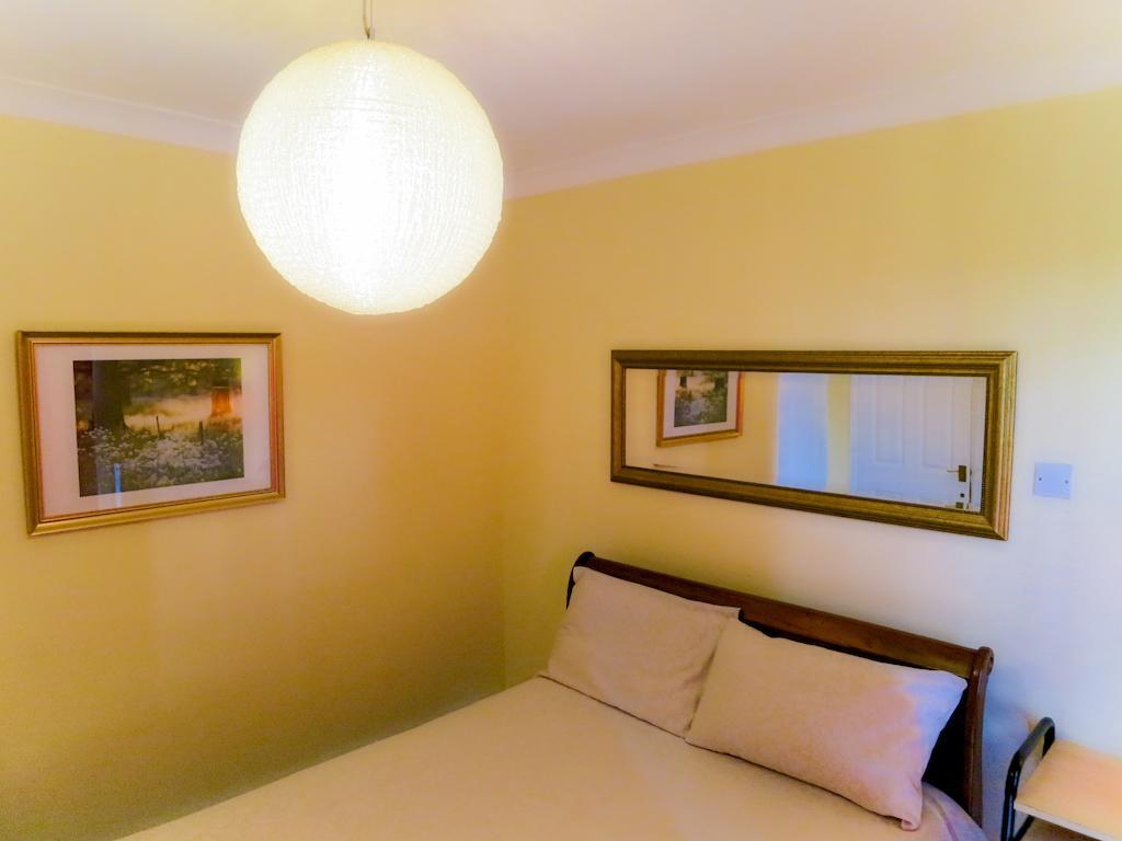 Angel View Bed & Breakfast กิลด์ฟอร์ด ภายนอก รูปภาพ